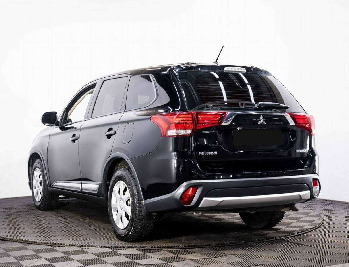 Mitsubishi Outlander с пробегом — 2016 год. Фото: #3