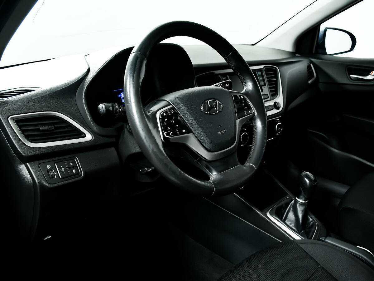 Hyundai Solaris с пробегом — 2017 год. Фото: #12