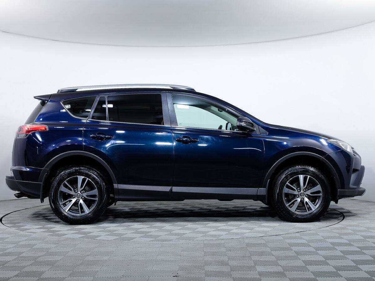 Toyota RAV4 с пробегом — 2019 год. Фото: #2