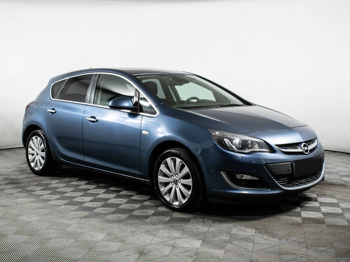 Opel Astra с пробегом — 2013 год. Фото: #2