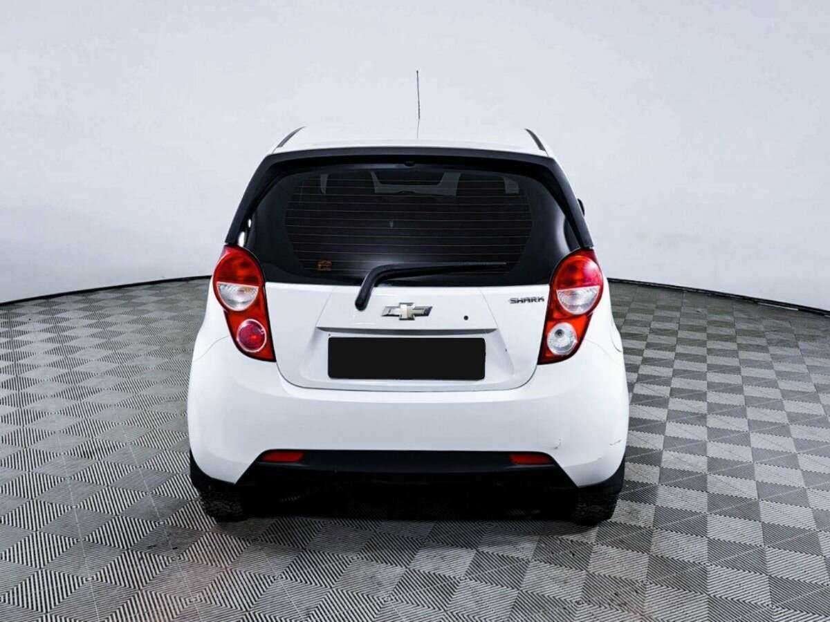 Chevrolet Spark с пробегом — 2013 год. Фото: #5