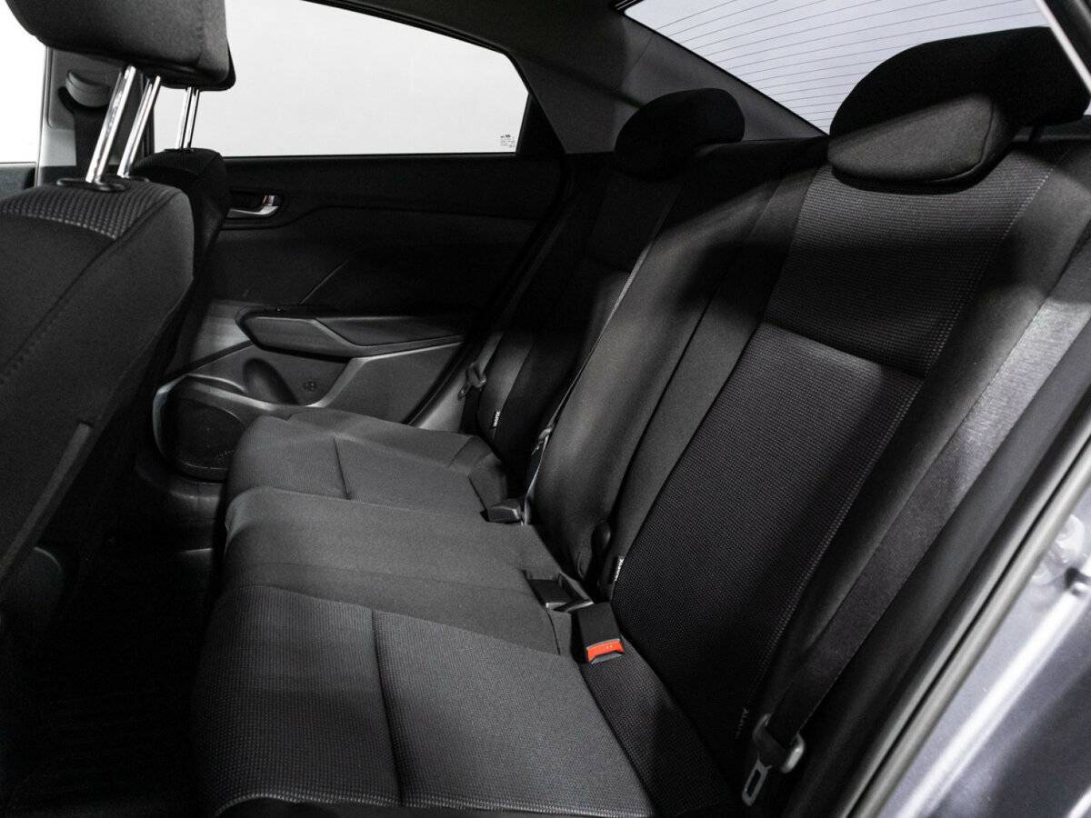 Hyundai Solaris с пробегом — 2021 год. Фото: #9