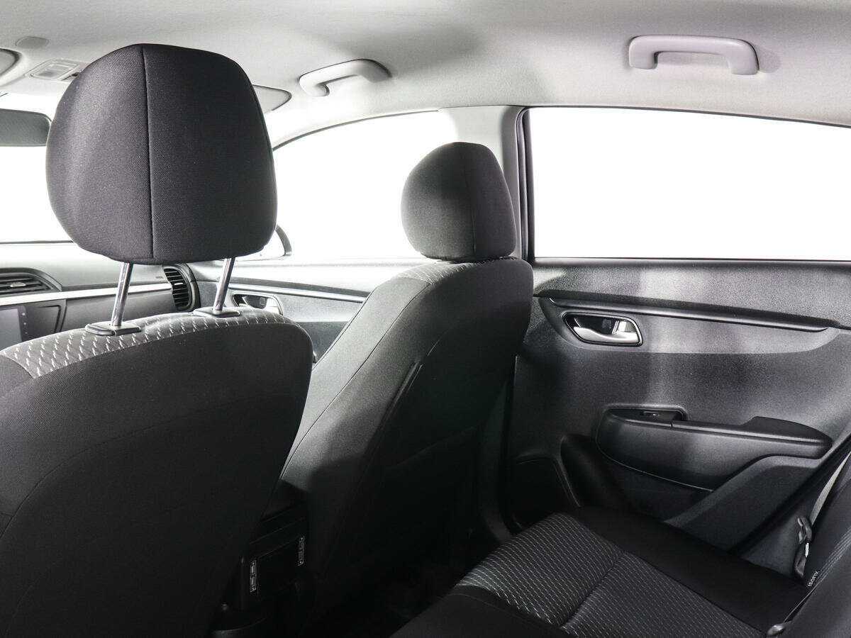 Kia Rio с пробегом — 2020 год. Фото: #8