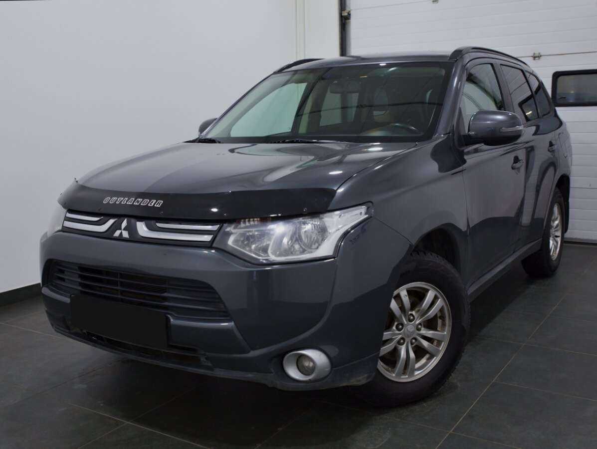 Mitsubishi Outlander с пробегом — 2013 год. Фото: #0