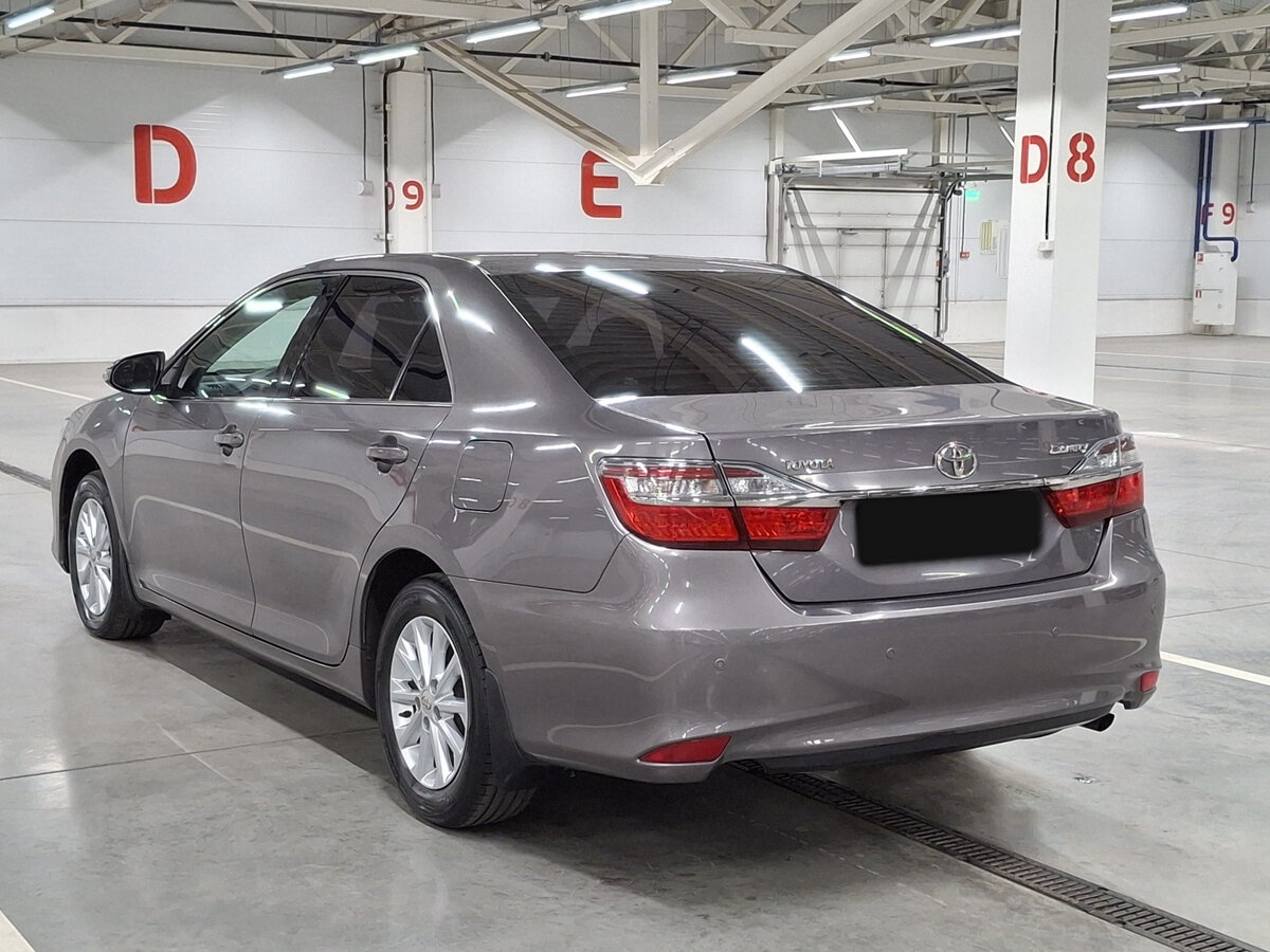 Toyota Camry с пробегом — 2016 год. Фото: #6