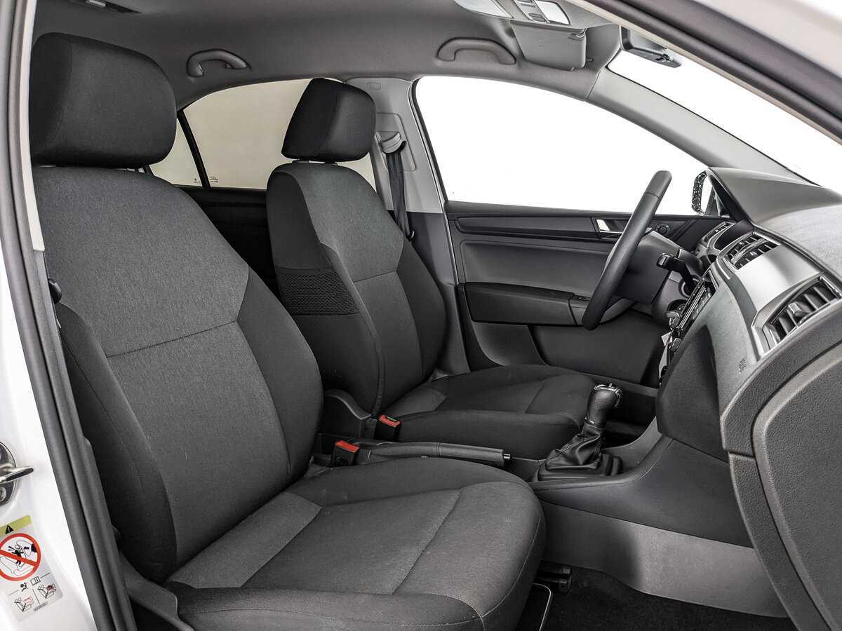 Skoda Rapid с пробегом — 2018 год. Фото: #19