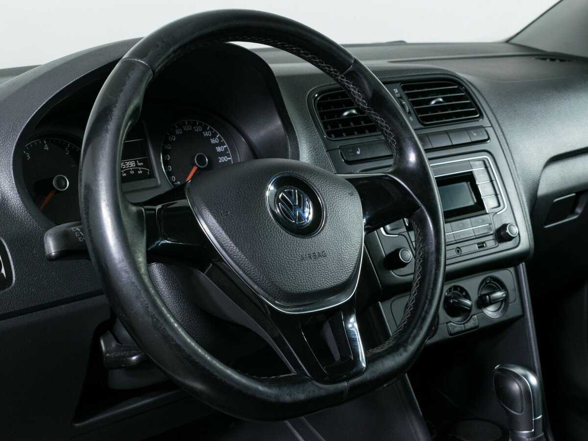 Volkswagen Polo с пробегом — 2017 год. Фото: #11