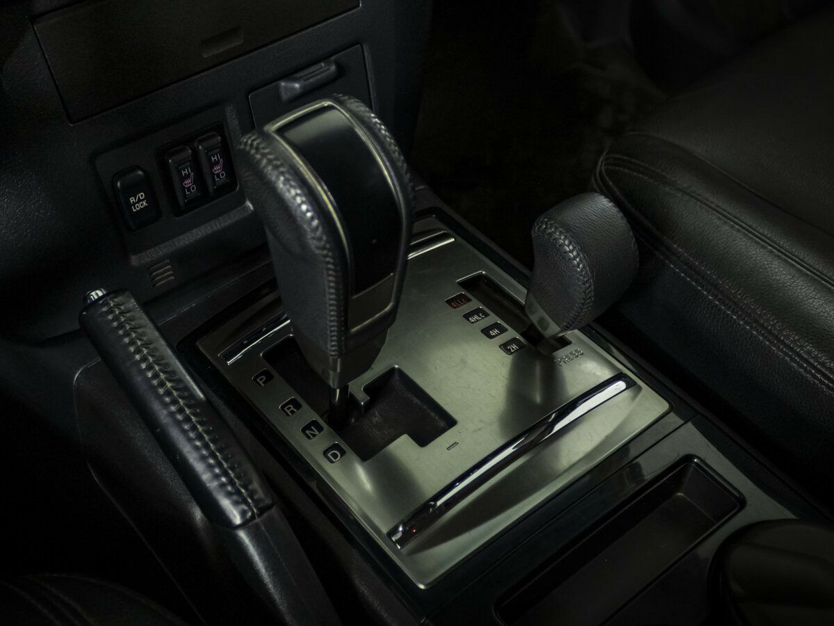 Mitsubishi Pajero с пробегом — 2014 год. Фото: #12