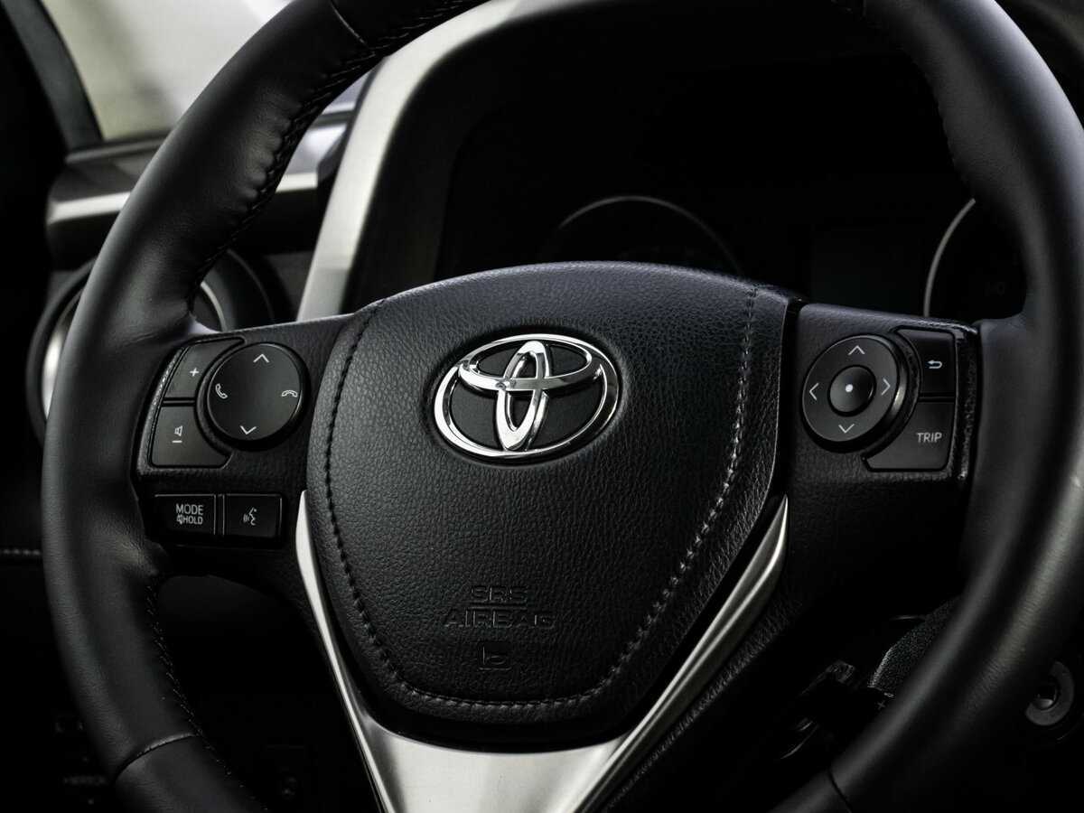 Toyota RAV4 с пробегом — 2015 год. Фото: #10