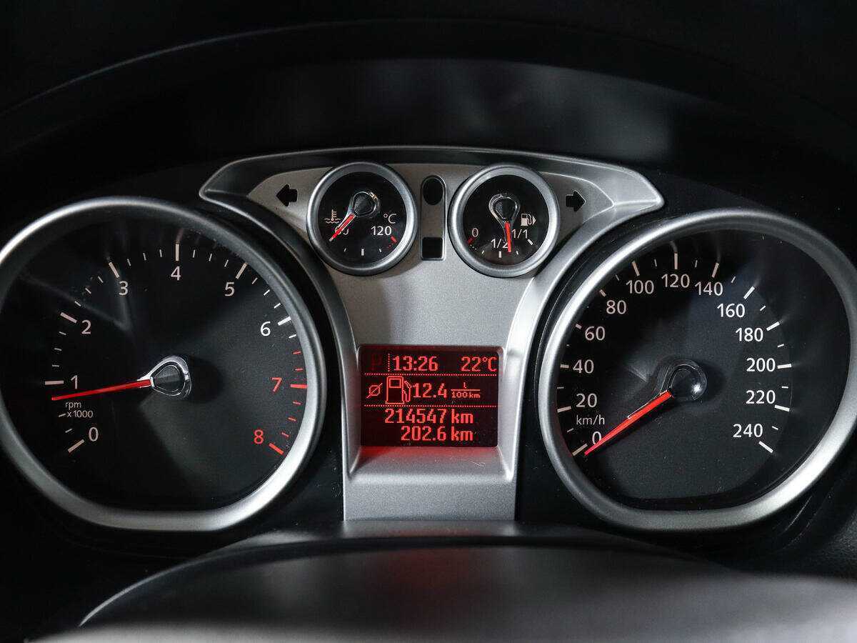 Ford Kuga с пробегом — 2012 год. Фото: #10