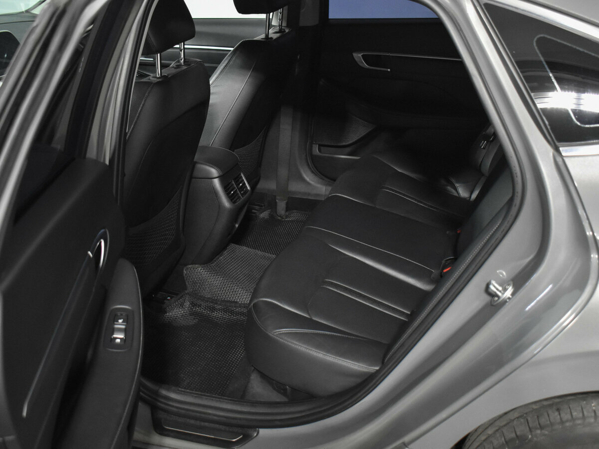 Hyundai Sonata с пробегом — 2020 год. Фото: #7