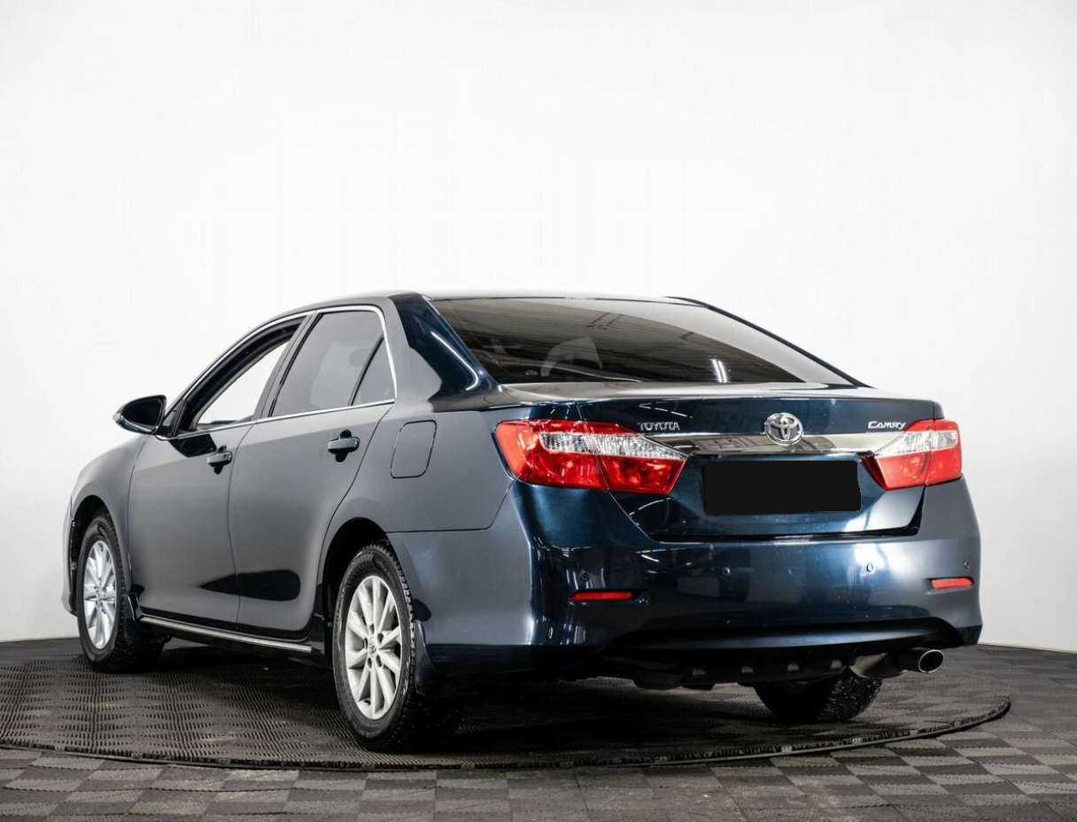 Toyota Camry с пробегом — 2014 год. Фото: #3