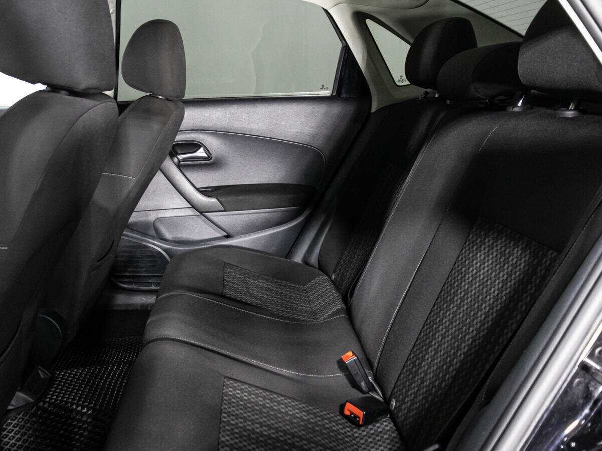 Volkswagen Polo с пробегом — 2017 год. Фото: #9