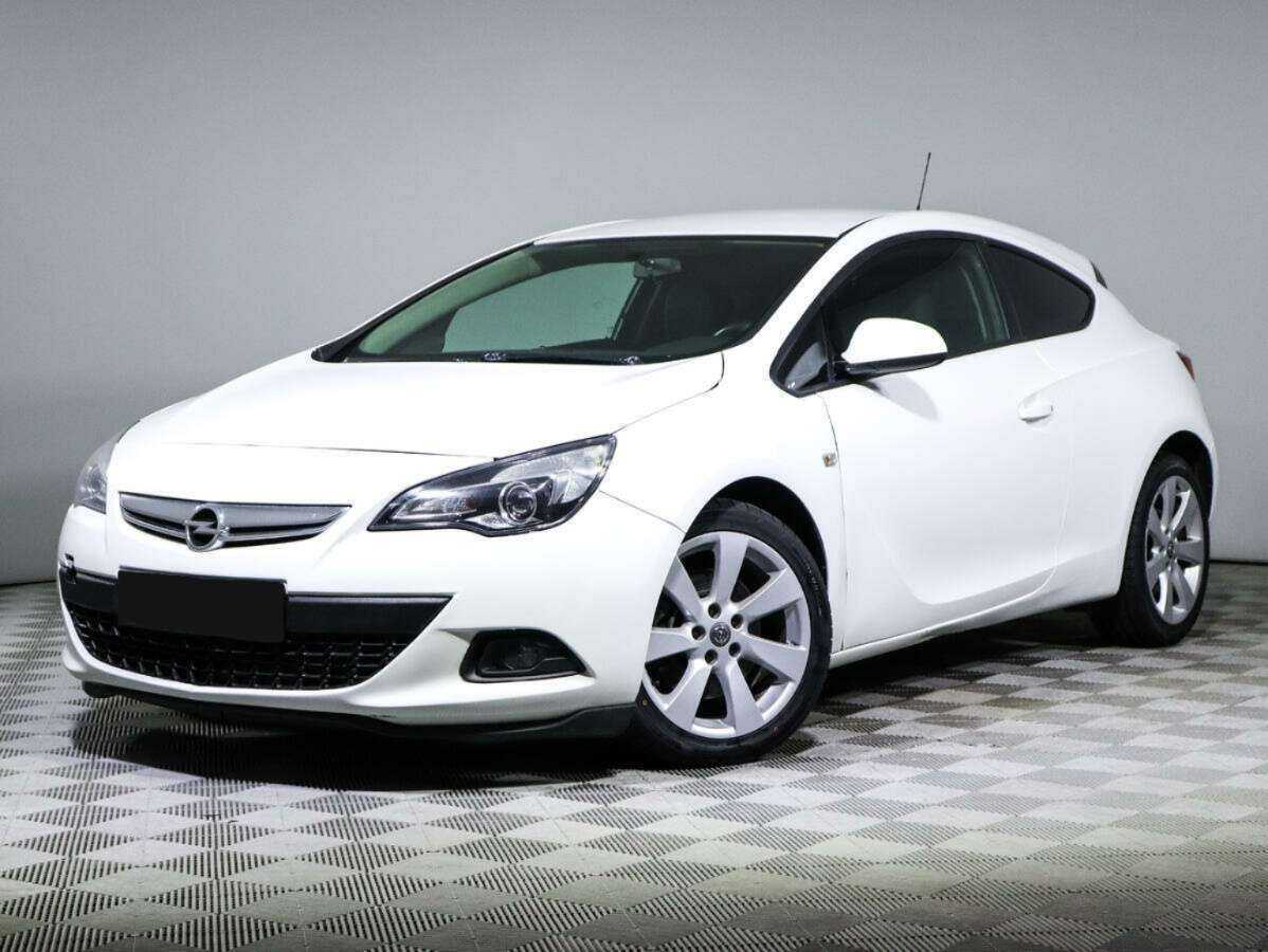 Opel Astra с пробегом — 2013 год. Фото: #0