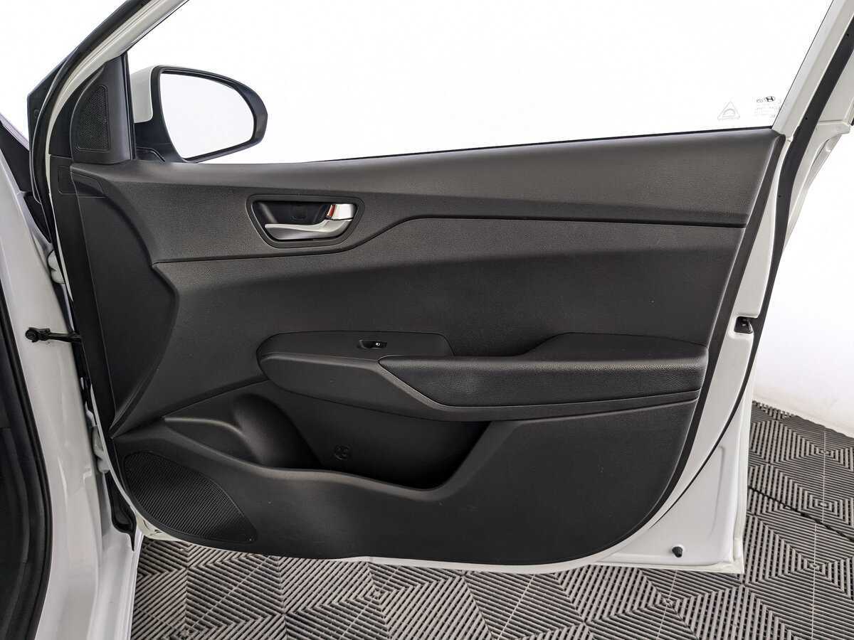 Hyundai Solaris с пробегом — 2020 год. Фото: #22