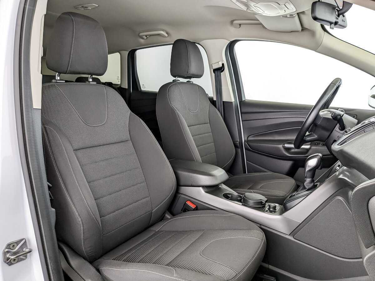 Ford Kuga с пробегом — 2016 год. Фото: #17