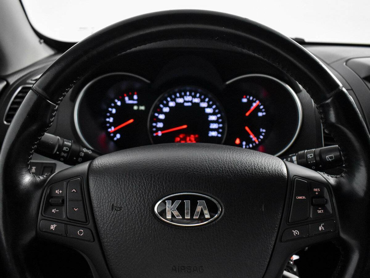 Kia Sorento с пробегом — 2012 год. Фото: #13