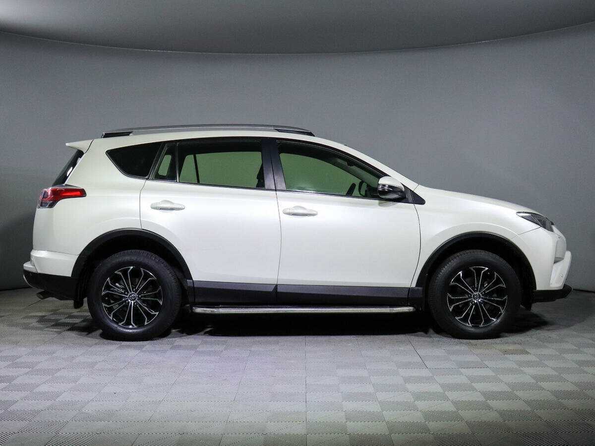 Toyota RAV4 с пробегом — 2015 год. Фото: #3