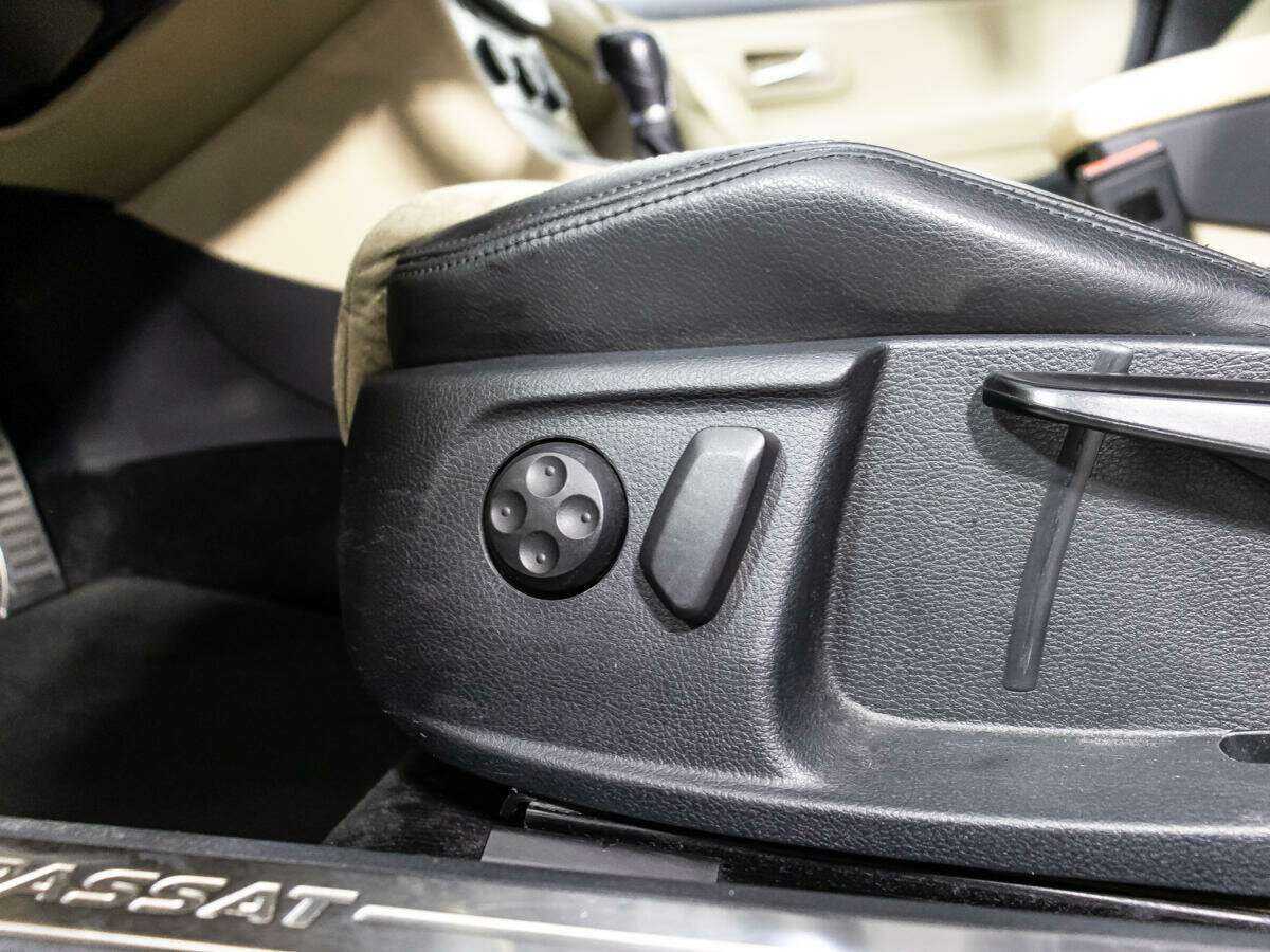 Volkswagen Passat CC с пробегом — 2012 год. Фото: #17