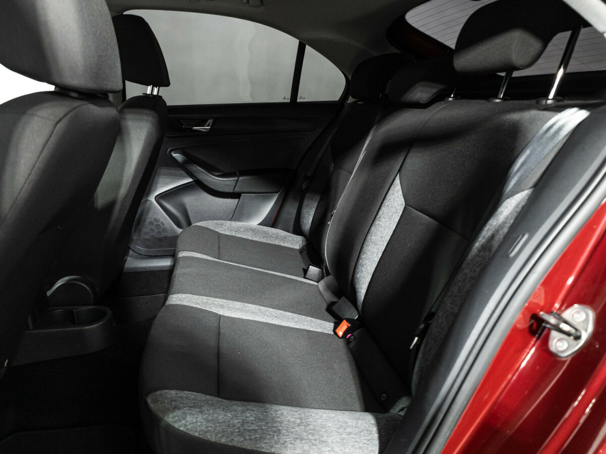 Skoda Rapid с пробегом — 2020 год. Фото: #8