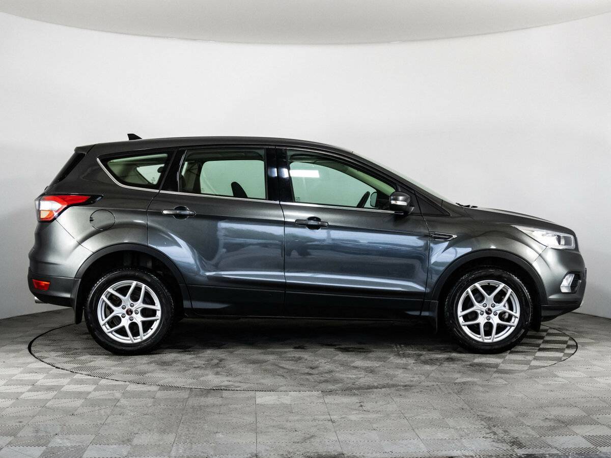 Ford Kuga с пробегом — 2017 год. Фото: #3