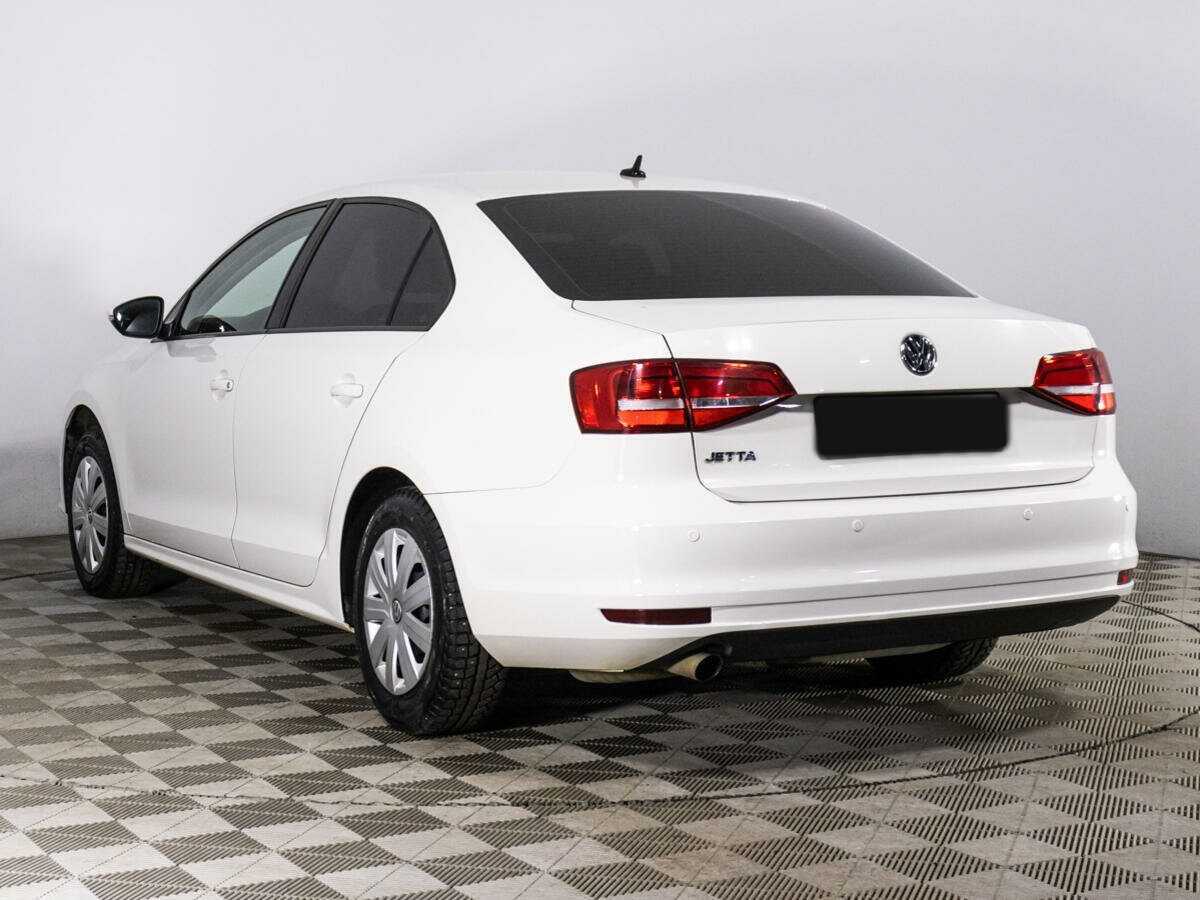 Volkswagen Jetta с пробегом — 2015 год. Фото: #6