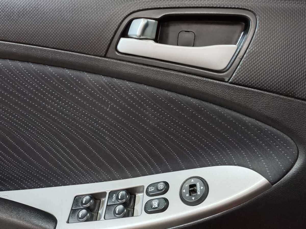 Hyundai Solaris с пробегом — 2016 год. Фото: #13