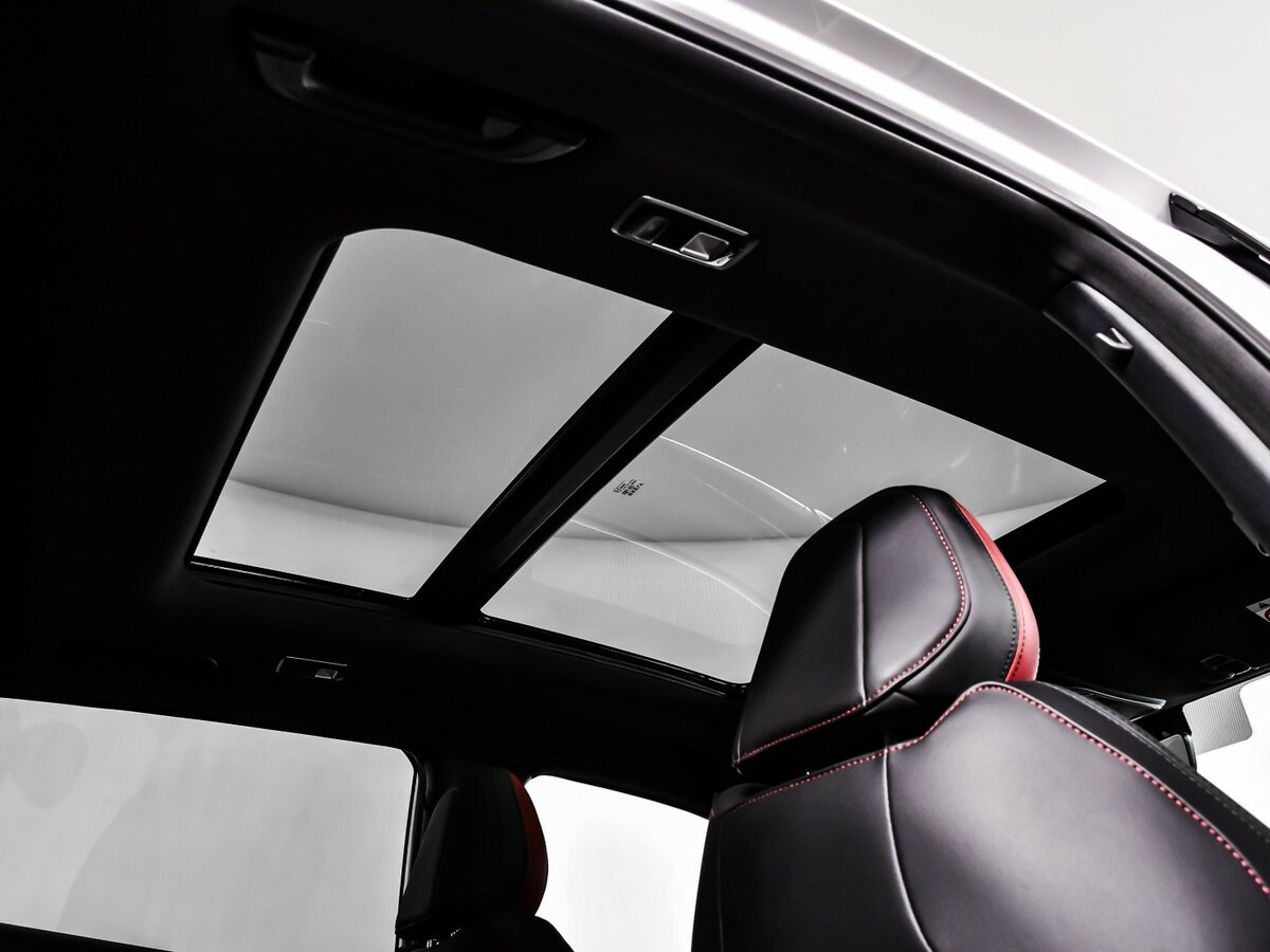 Geely Coolray с пробегом — 2023 год. Фото: #13