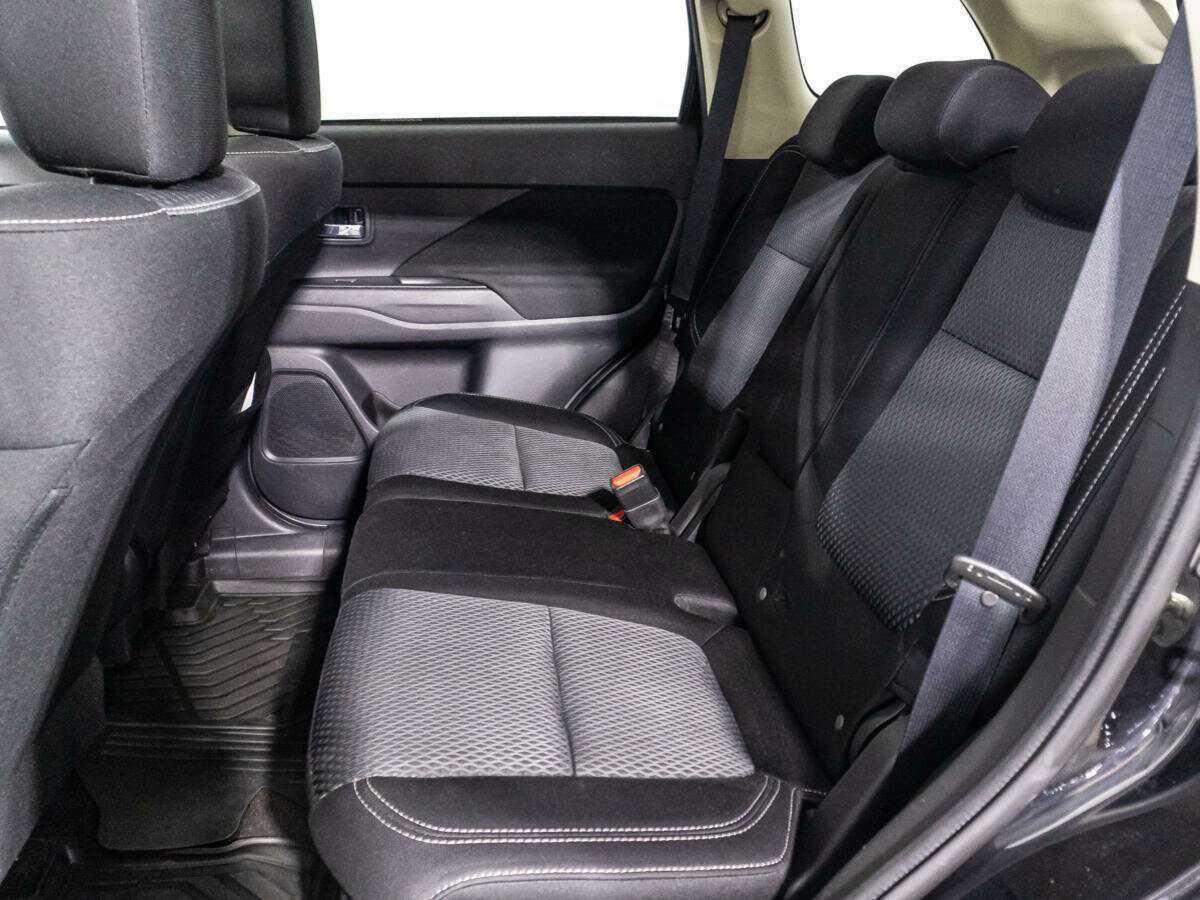 Mitsubishi Outlander с пробегом — 2020 год. Фото: #9