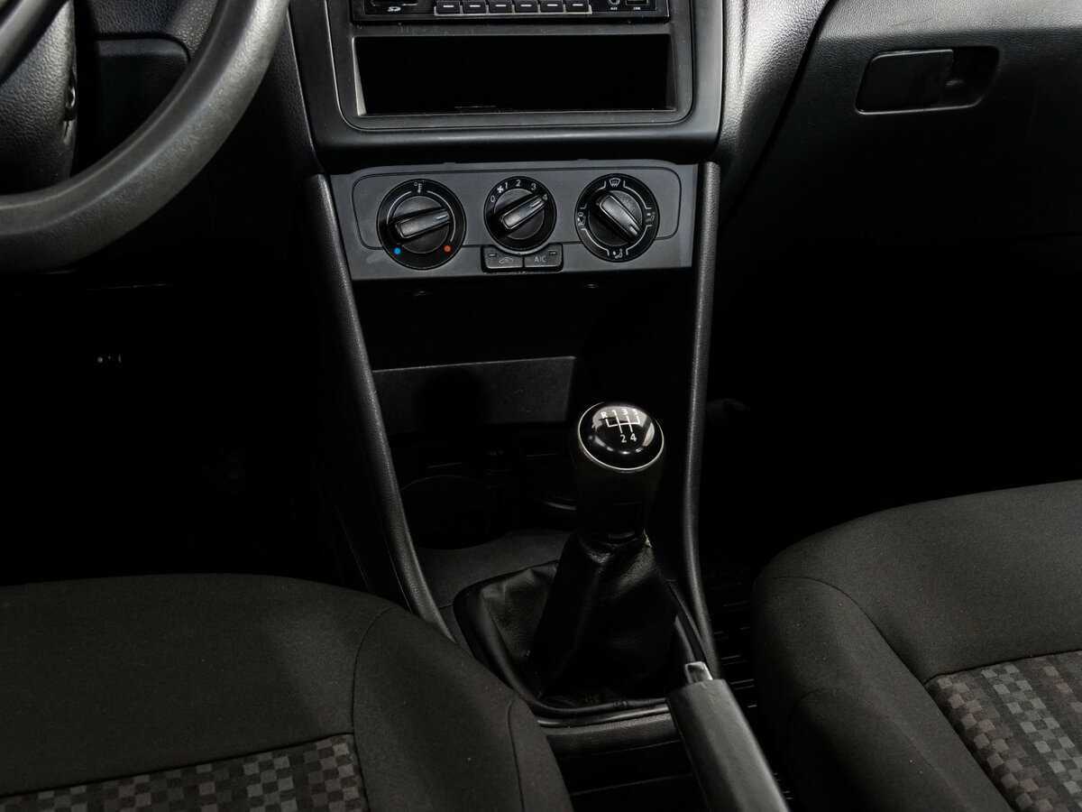 Volkswagen Polo с пробегом — 2018 год. Фото: #9