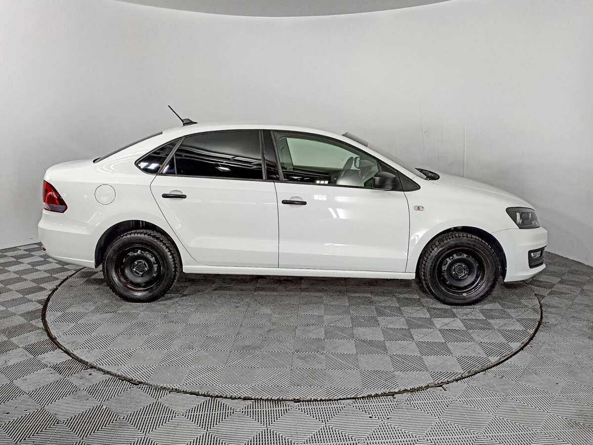 Volkswagen Polo с пробегом — 2018 год. Фото: #3