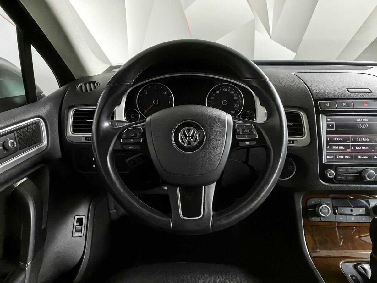 Volkswagen Touareg с пробегом — 2017 год. Фото: #14