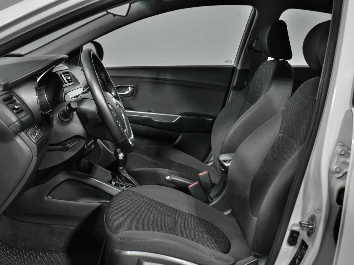 Kia Rio с пробегом — 2015 год. Фото: #10