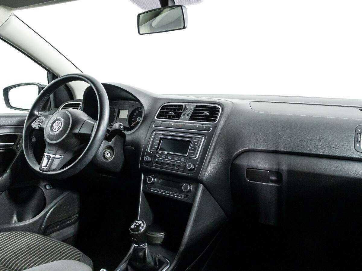 Volkswagen Polo с пробегом — 2014 год. Фото: #8