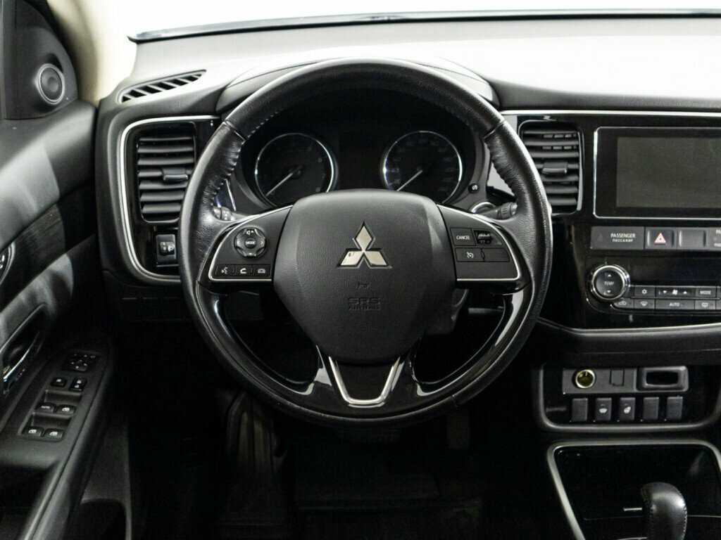 Mitsubishi Outlander с пробегом — 2018 год. Фото: #17