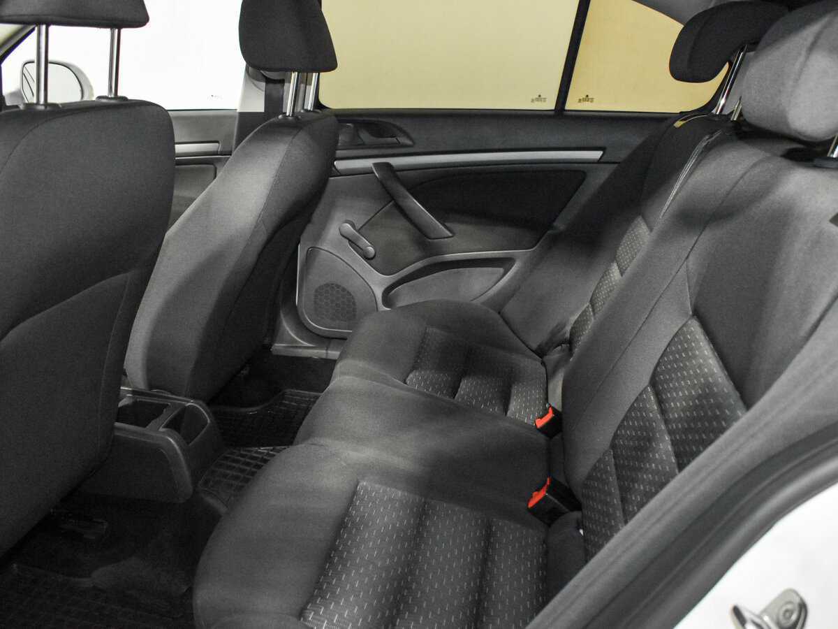 Skoda Octavia с пробегом — 2012 год. Фото: #9