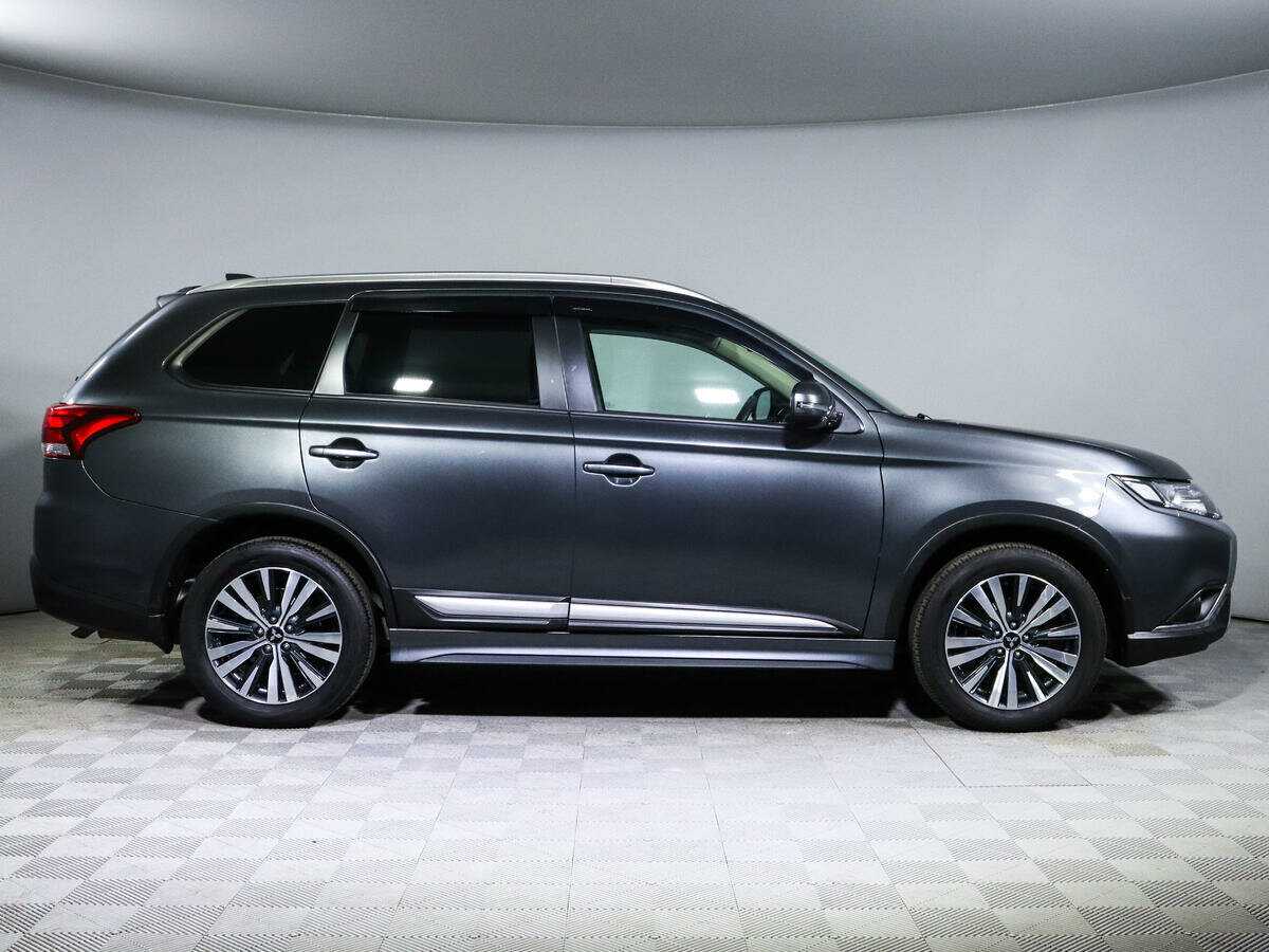 Mitsubishi Outlander с пробегом — 2020 год. Фото: #3