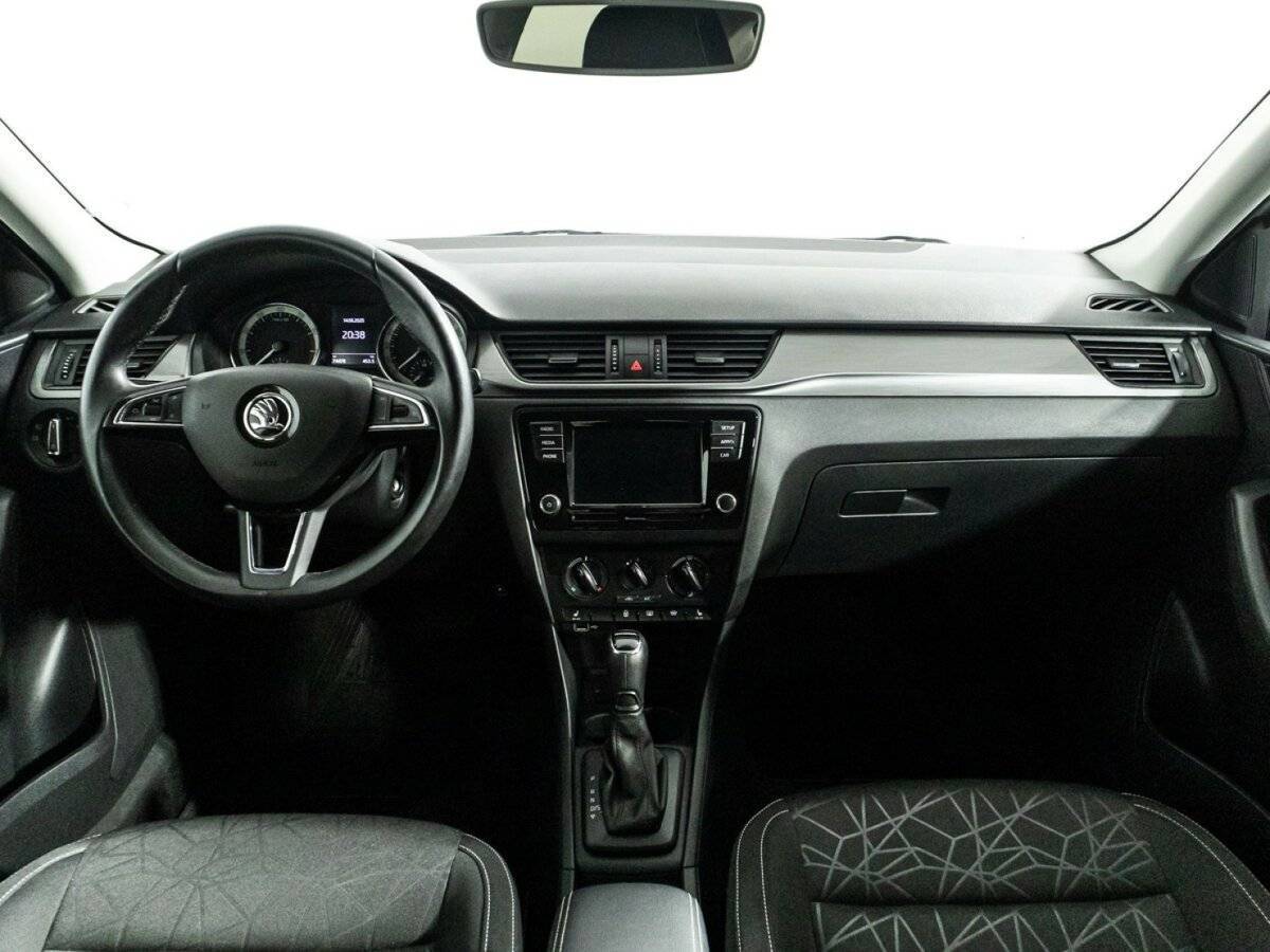 Skoda Rapid с пробегом — 2018 год. Фото: #12