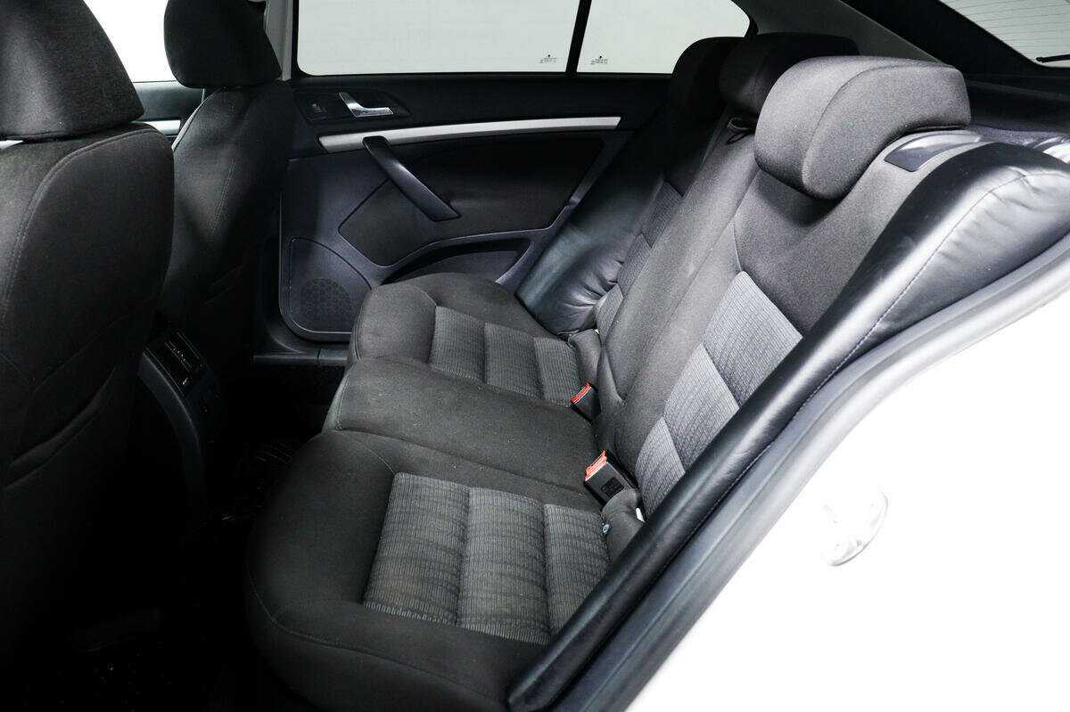 Skoda Octavia с пробегом — 2012 год. Фото: #10