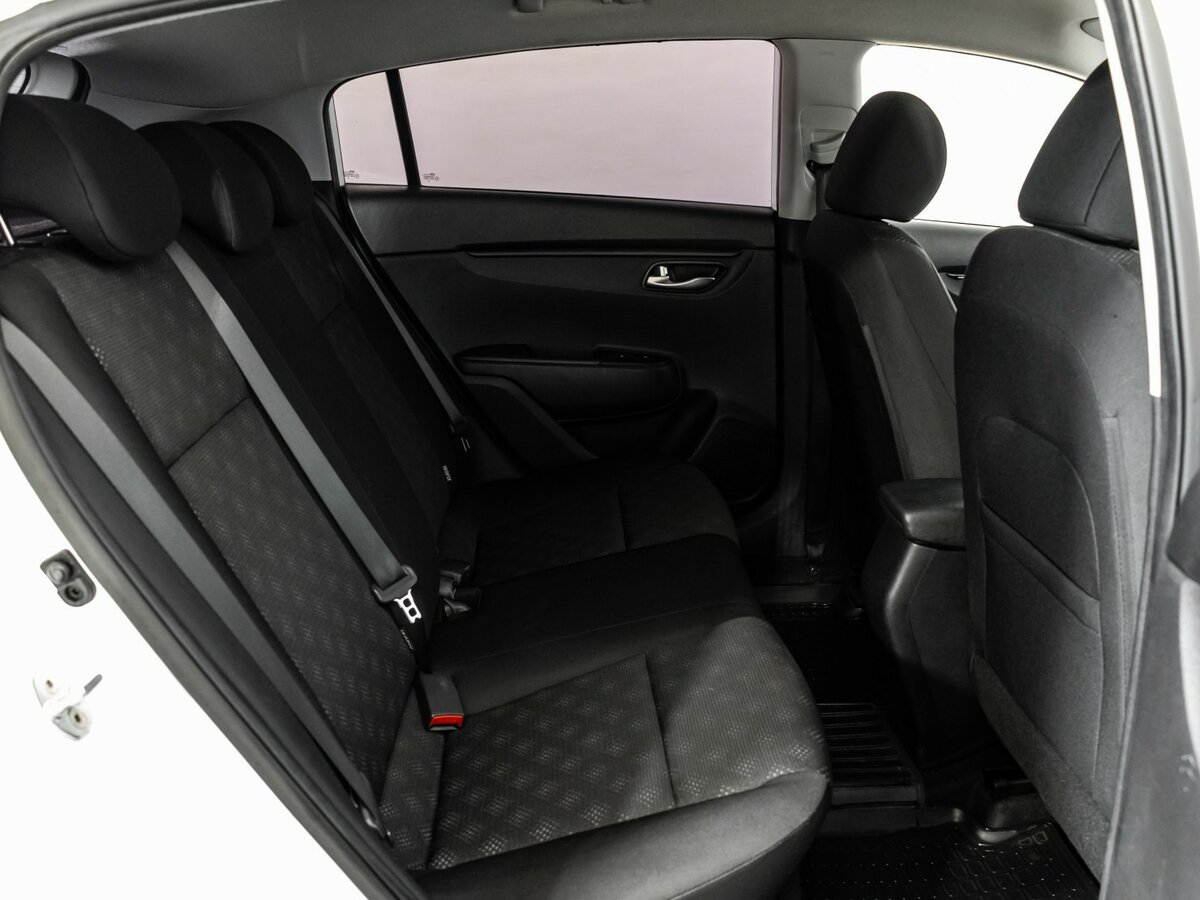 Kia Rio с пробегом — 2019 год. Фото: #14