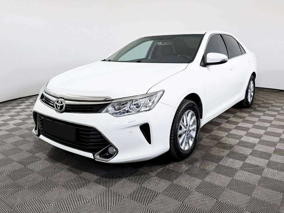 Toyota Camry с пробегом — 2015 год. Фото: #0