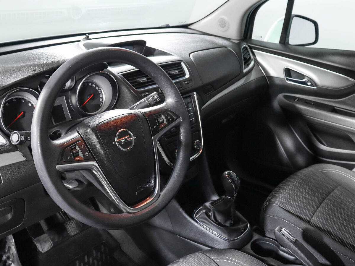 Opel Mokka с пробегом — 2012 год. Фото: #11