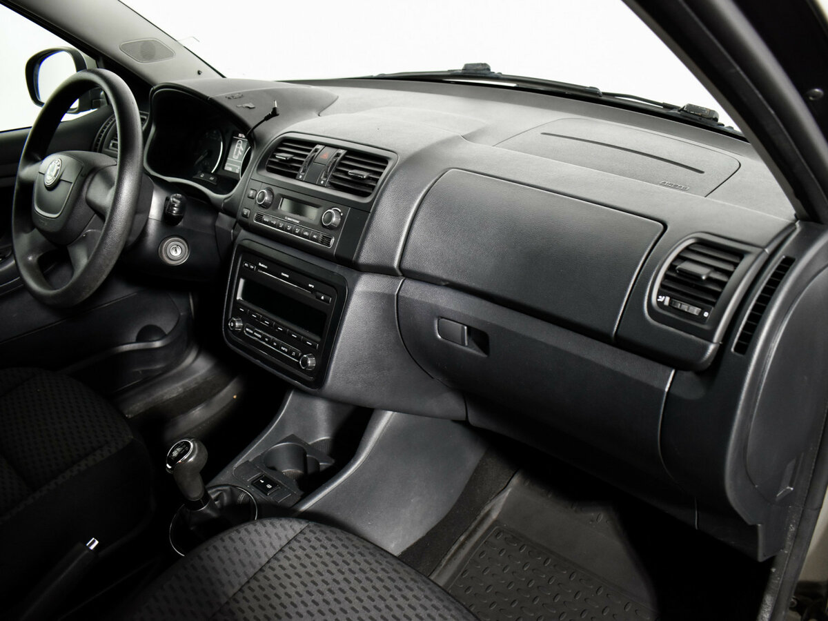 Skoda Fabia с пробегом — 2012 год. Фото: #12