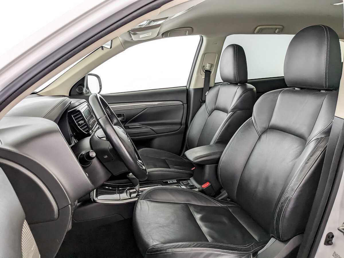 Mitsubishi Outlander с пробегом — 2019 год. Фото: #15