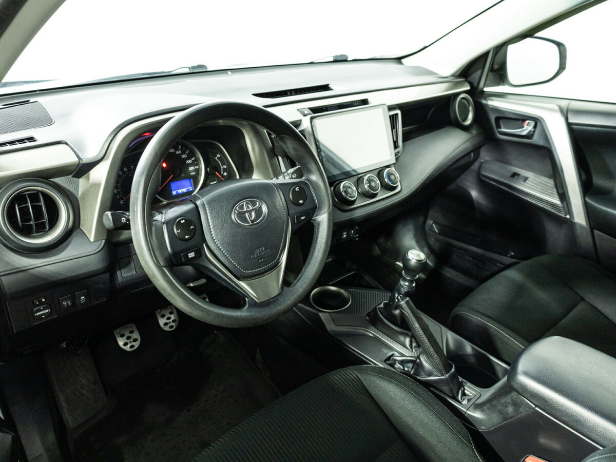 Toyota RAV4 с пробегом — 2014 год. Фото: #8