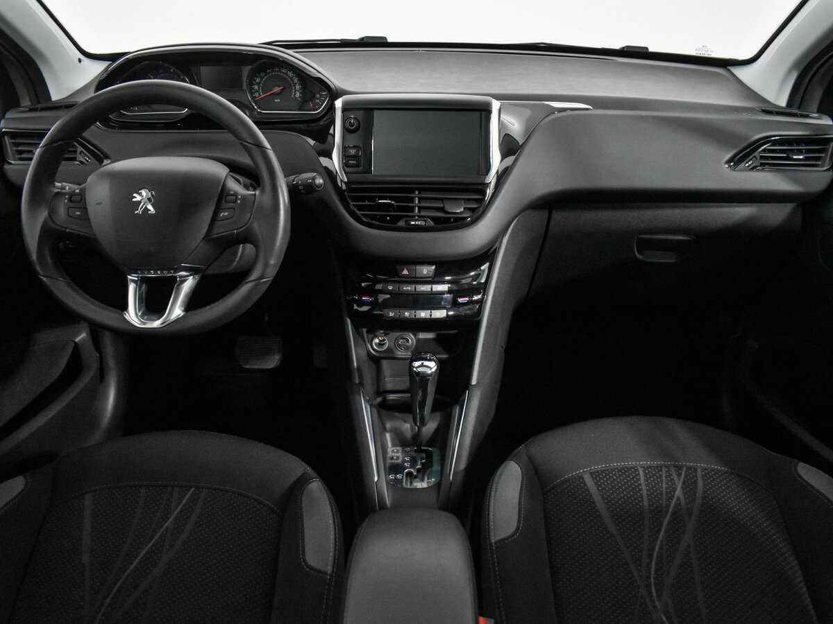Peugeot 208 с пробегом — 2014 год. Фото: #14