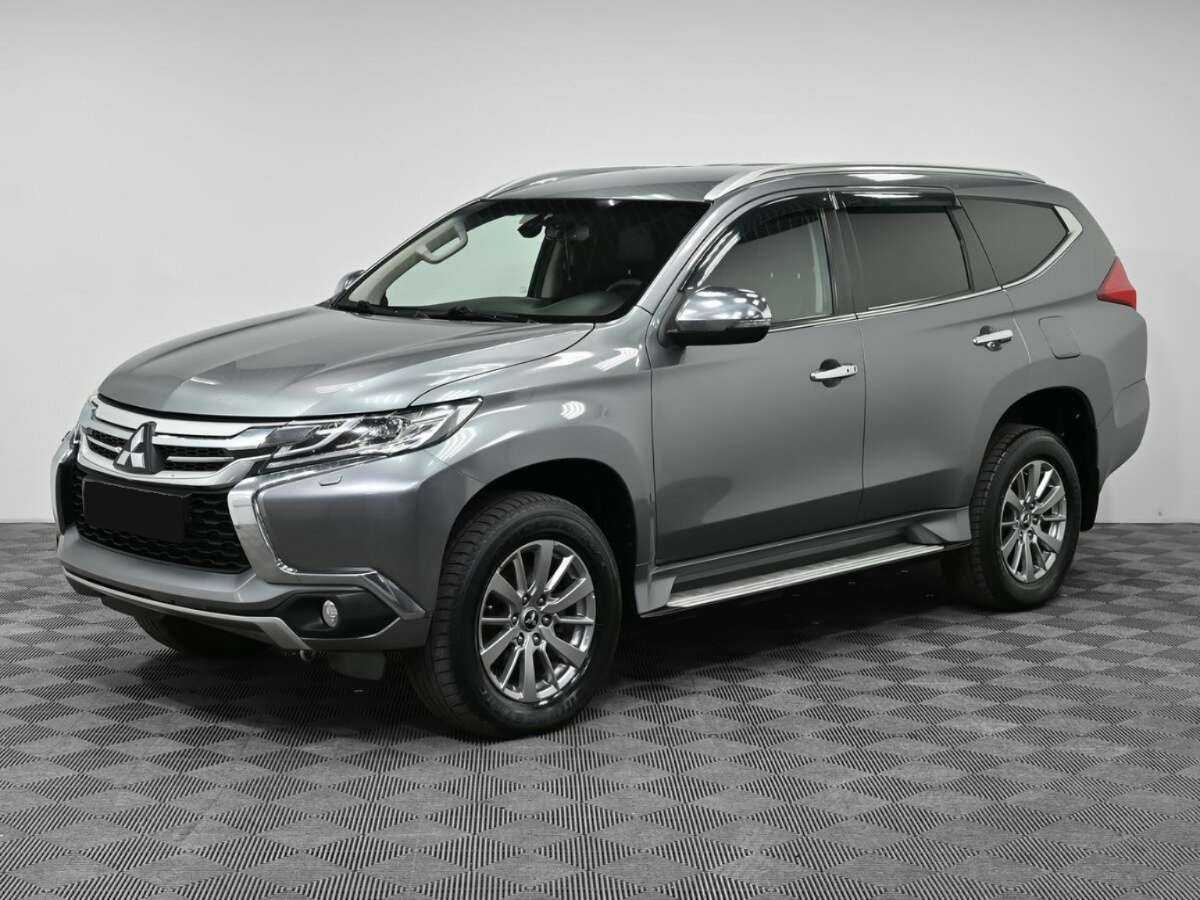 Mitsubishi Pajero Sport с пробегом — 2017 год. Фото: #0