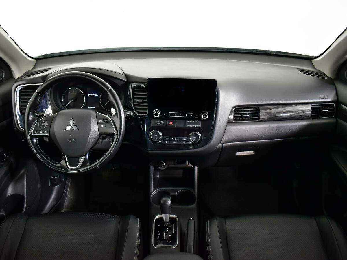 Mitsubishi Outlander с пробегом — 2016 год. Фото: #11