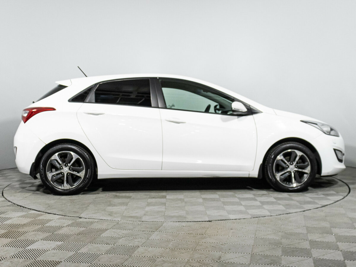 Hyundai i30 с пробегом — 2015 год. Фото: #3