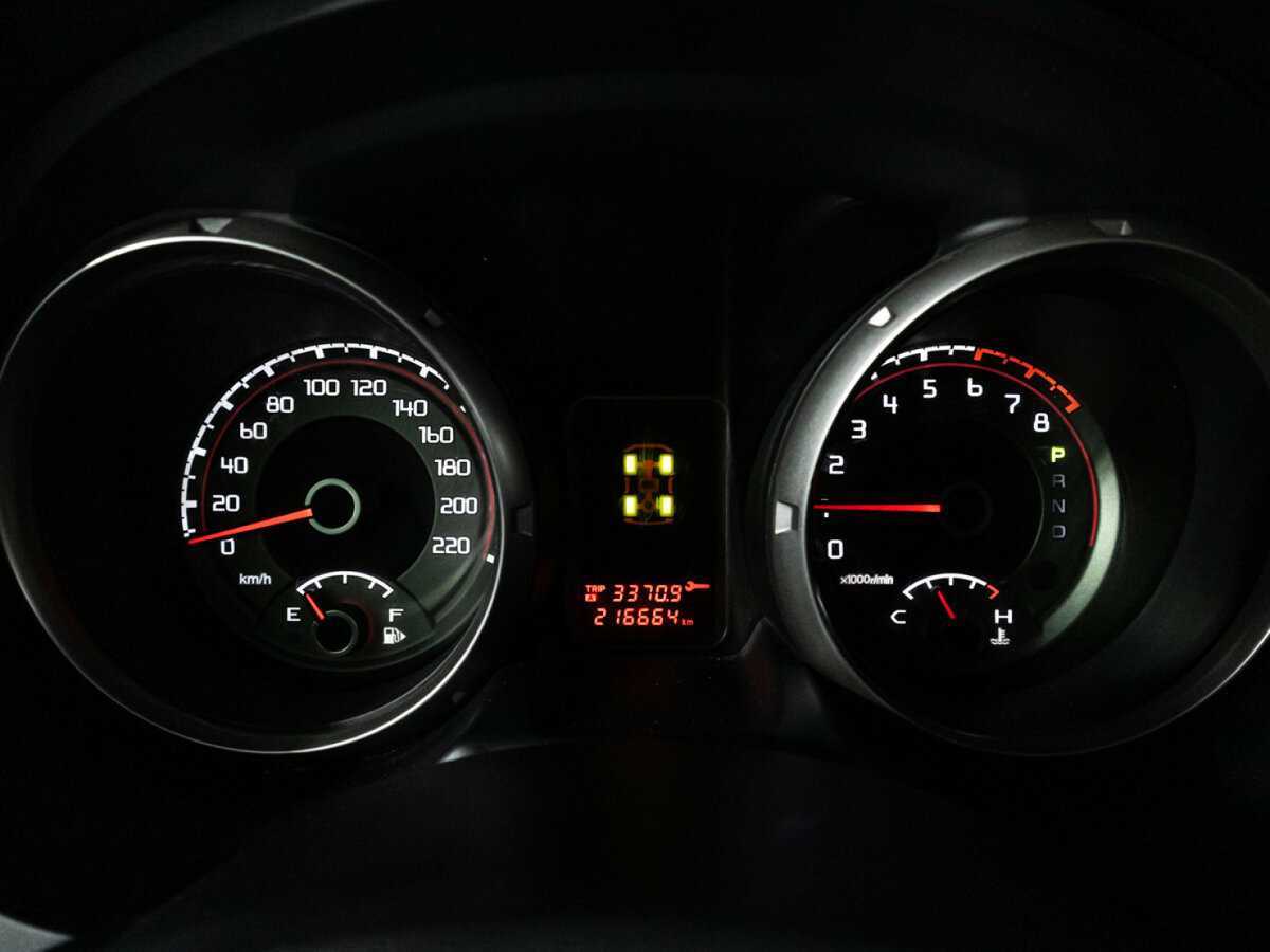 Mitsubishi Pajero с пробегом — 2012 год. Фото: #9